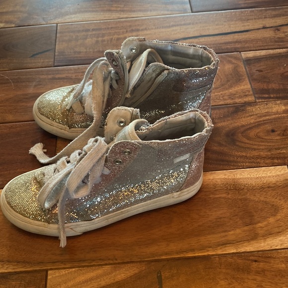 Sparkly pink and silver ked high top shoes.  Great soles.  Size 12. - Picture 2 of 4